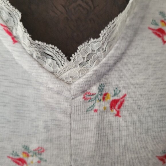 Croft & Barrow Medium Cardinal Bird Print Lace Trim Knit Nightgown - Picture 4 of 5